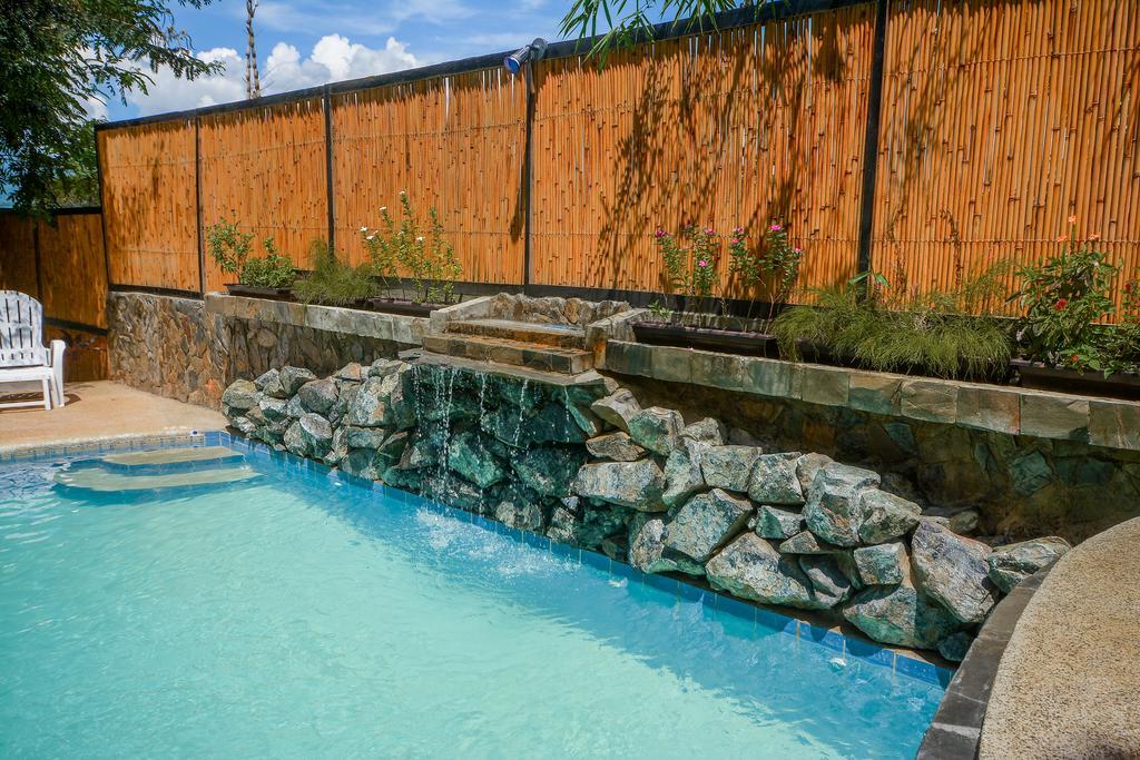 Hilltop Pool And Villa Puerto Princesa Zewnętrze zdjęcie